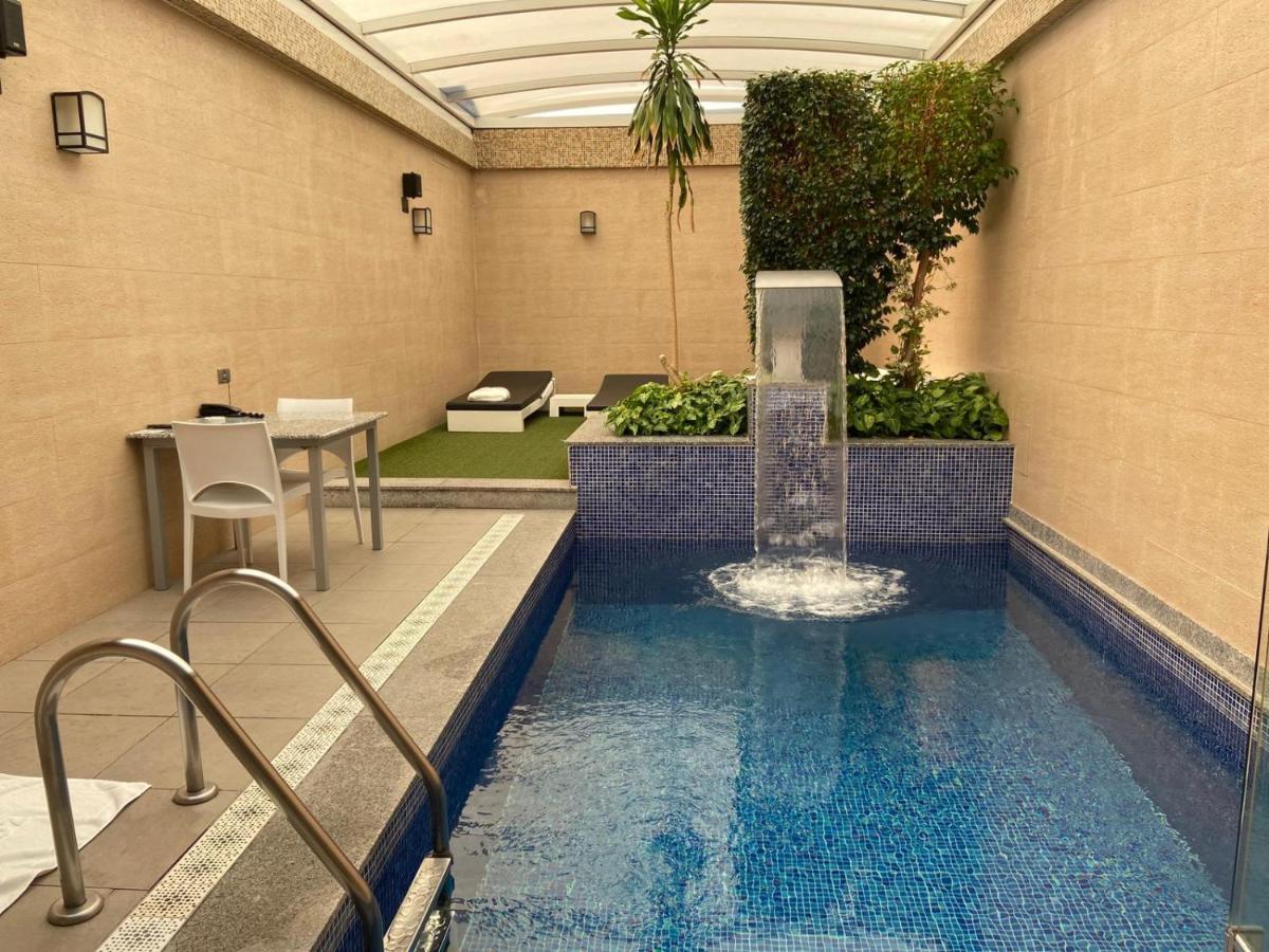 Zouk Hotel (Adults Only) Алькала-де-Энарес Экстерьер фото