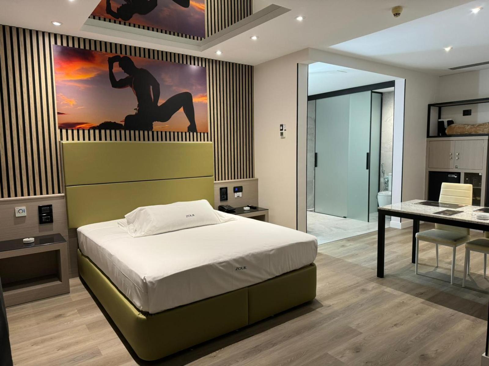 Zouk Hotel (Adults Only) Алькала-де-Энарес Экстерьер фото