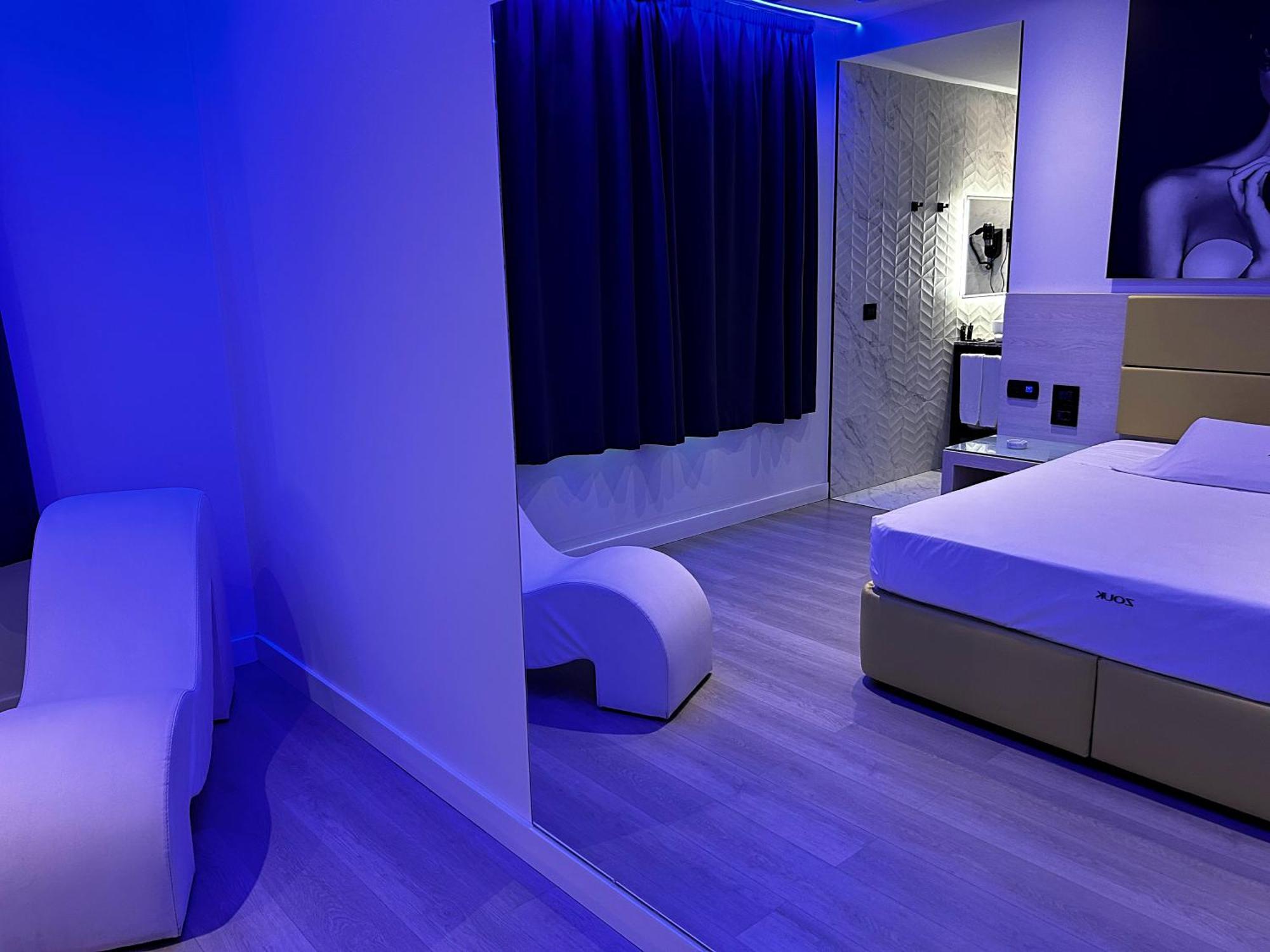 Zouk Hotel (Adults Only) Алькала-де-Энарес Экстерьер фото