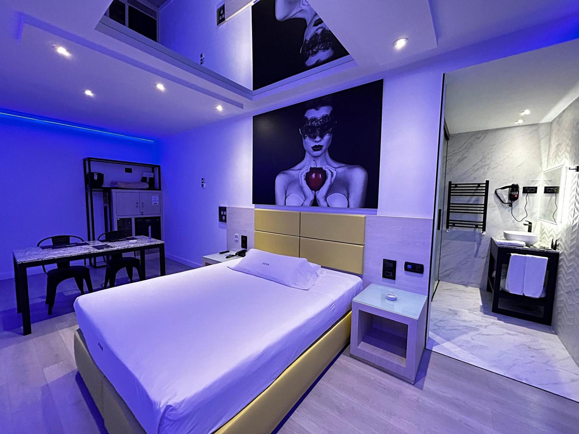 Zouk Hotel (Adults Only) Алькала-де-Энарес Экстерьер фото