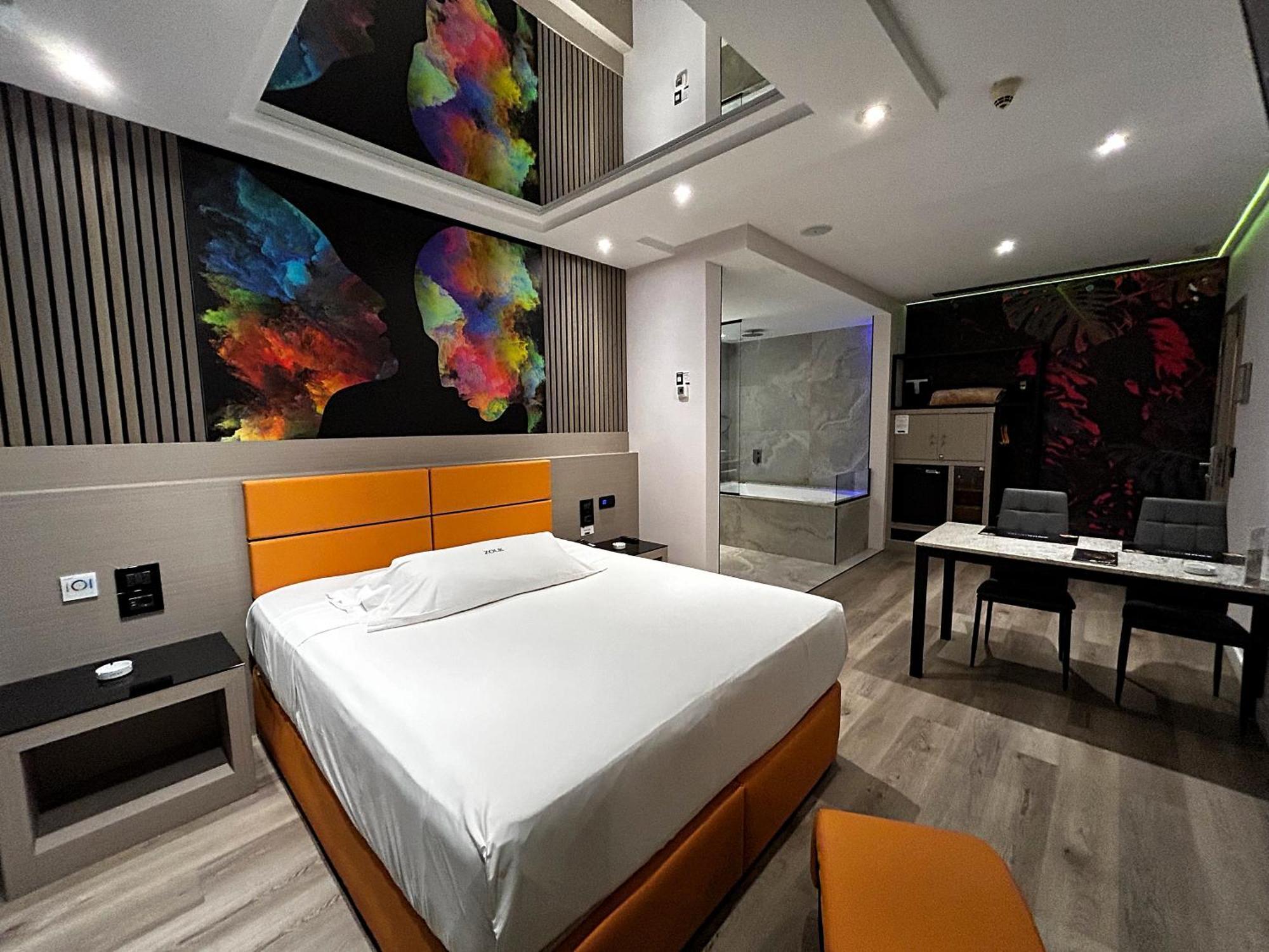 Zouk Hotel (Adults Only) Алькала-де-Энарес Экстерьер фото