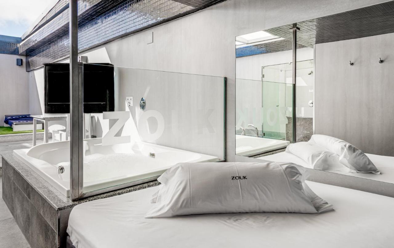 Zouk Hotel (Adults Only) Алькала-де-Энарес Экстерьер фото
